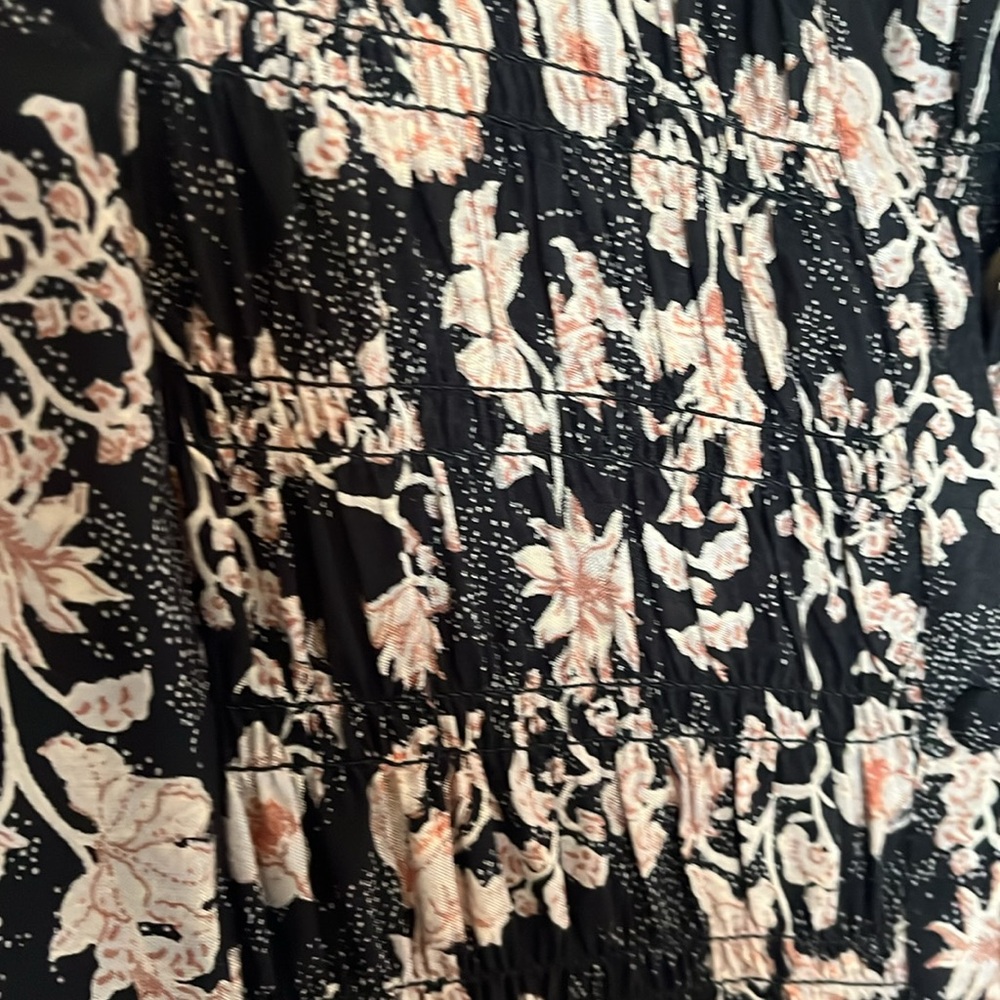 CREAM Dress - Picture 3 of 9